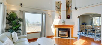 Seaside Eureka Vacation Rental w/ Bay Views!