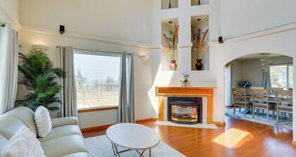 Seaside Eureka Vacation Rental w/ Bay Views!