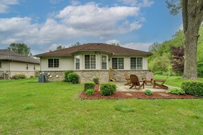 Interior - Pets Welcome: Convenient Family Home in Westland! (Westland)