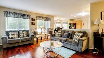 House (3 Bedrooms) | Front of property