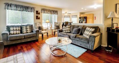 Pets Welcome: Convenient Family Home in Westland!