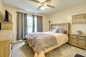 Interior - Pets Welcome: Convenient Family Home in Westland! (Westland)