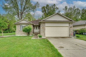 House (3 Bedrooms) | Interior - Pets Welcome: Convenient Family Home in Westland! (Westland)