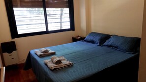 2 habitaciones, tabla de planchar con plancha, wifi y ropa de cama 
