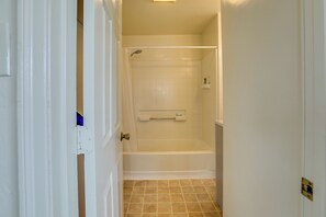 Apartment (1 Bedroom) | Interior - Home Near Reno Industrial Center & Med Centers (Sparks)