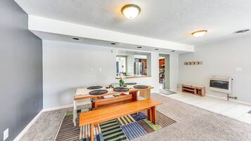 House (3 Bedrooms) | Interior