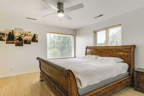 House (3 Bedrooms) | Interior - Viewing Deck! Scenic Tropic Sanctuary w/ Hot Tub (Tropic)