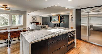 Modern Broadway Luxury: Spacious Seattle Home!
