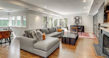 Modern Broadway Luxury: Spacious Seattle Home!