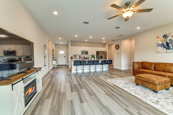 Home < 1-mi Walk To Warm Mineral Springs Park! - Myakka River State Park, Sarasota