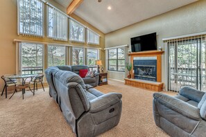 Interior - 1 Mi to Alto Lake! All-season Base w/ Mtn Views (Alto)