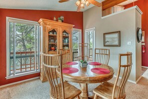 Interior - 1 Mi to Alto Lake! All-season Base w/ Mtn Views (Alto)