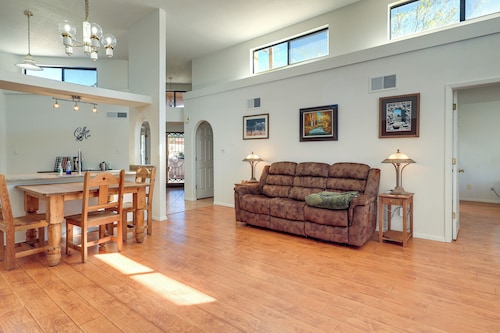 Hot Tub & Pool! Resort-style Las Cruces Retreat