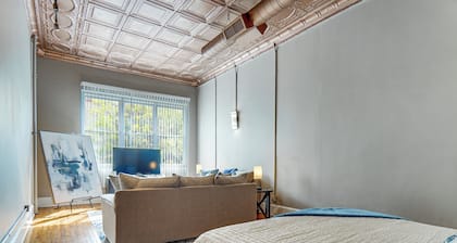 Stylish Downtown Loft: Rooftop Patio + 2 King Beds