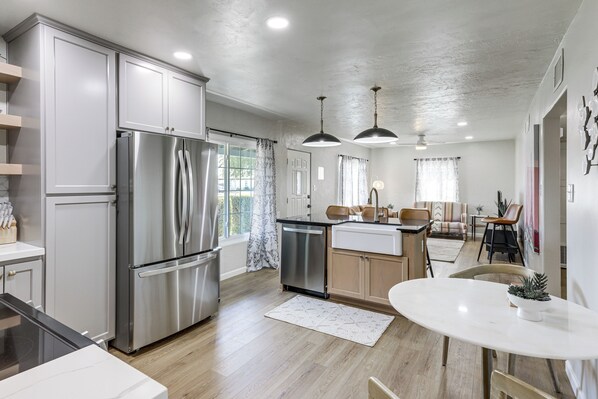 House (3 Bedrooms) | Interior