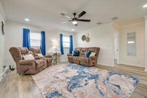 House (2 Bedrooms) | Front of property - Hiking, Blackjack & More! Charming Home in Grover (Grover)