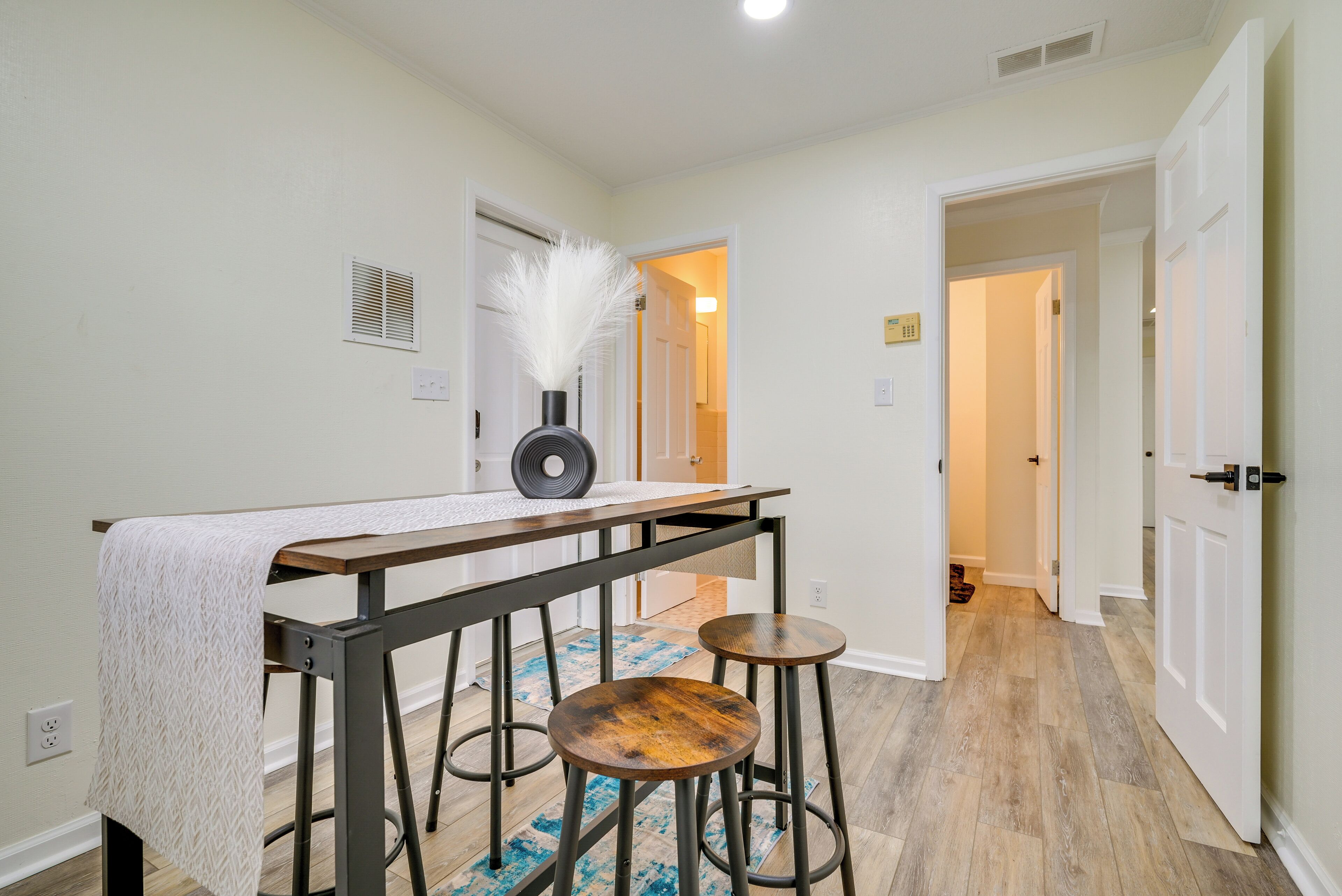 المنشأة من الداخل