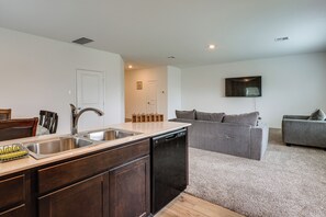 Interior - Spacious & Pet Friendly! Hill Country Home Base (Kyle)