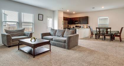 Spacious & Pet Friendly! Hill Country Home Base