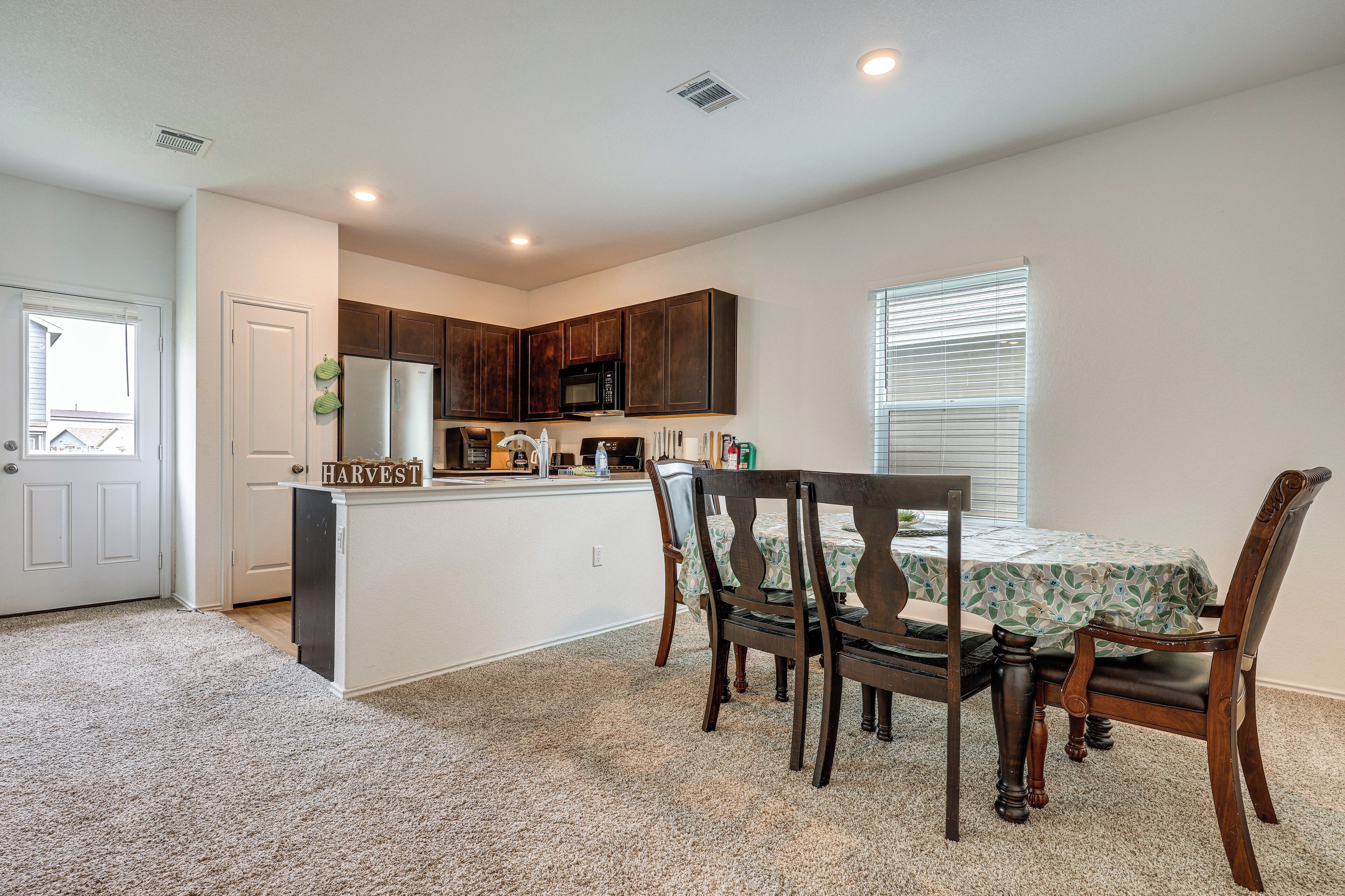 House (4 Bedrooms) | Interior