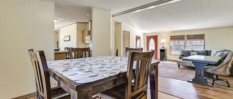 House (3 Bedrooms) | Interior