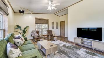 House (3 Bedrooms) | Front of property