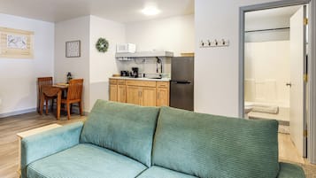 Apartment (0 Bedroom) | Interior