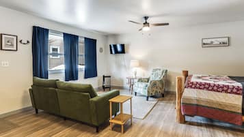 Apartment (0 Bedroom) | Interior