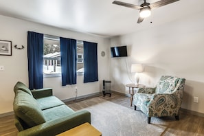 Interior - < 1 Mi to Boat Launch! Schroon Lake Basecamp (Schroon Lake)