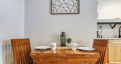 < 1 Mi to Boat Launch! Schroon Lake Basecamp