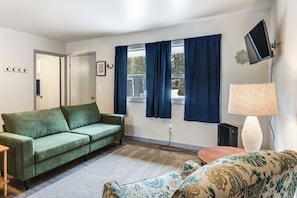 Interior - < 1 Mi to Boat Launch! Schroon Lake Basecamp (Schroon Lake)