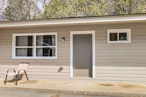 Apartment (0 Bedroom) | Interior - < 1 Mi to Boat Launch! Schroon Lake Basecamp (Schroon Lake)