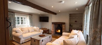 *Newly renovated* Cosy Farm Cottage (3 bed, 3 bath)