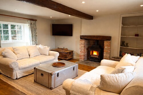 *Newly renovated* Cosy Farm Cottage (3 bed, 3 bath)
