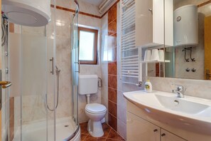 Bathroom - Prekrasan pogled na more.Apartman Palma 2. (Mali Lošinj)