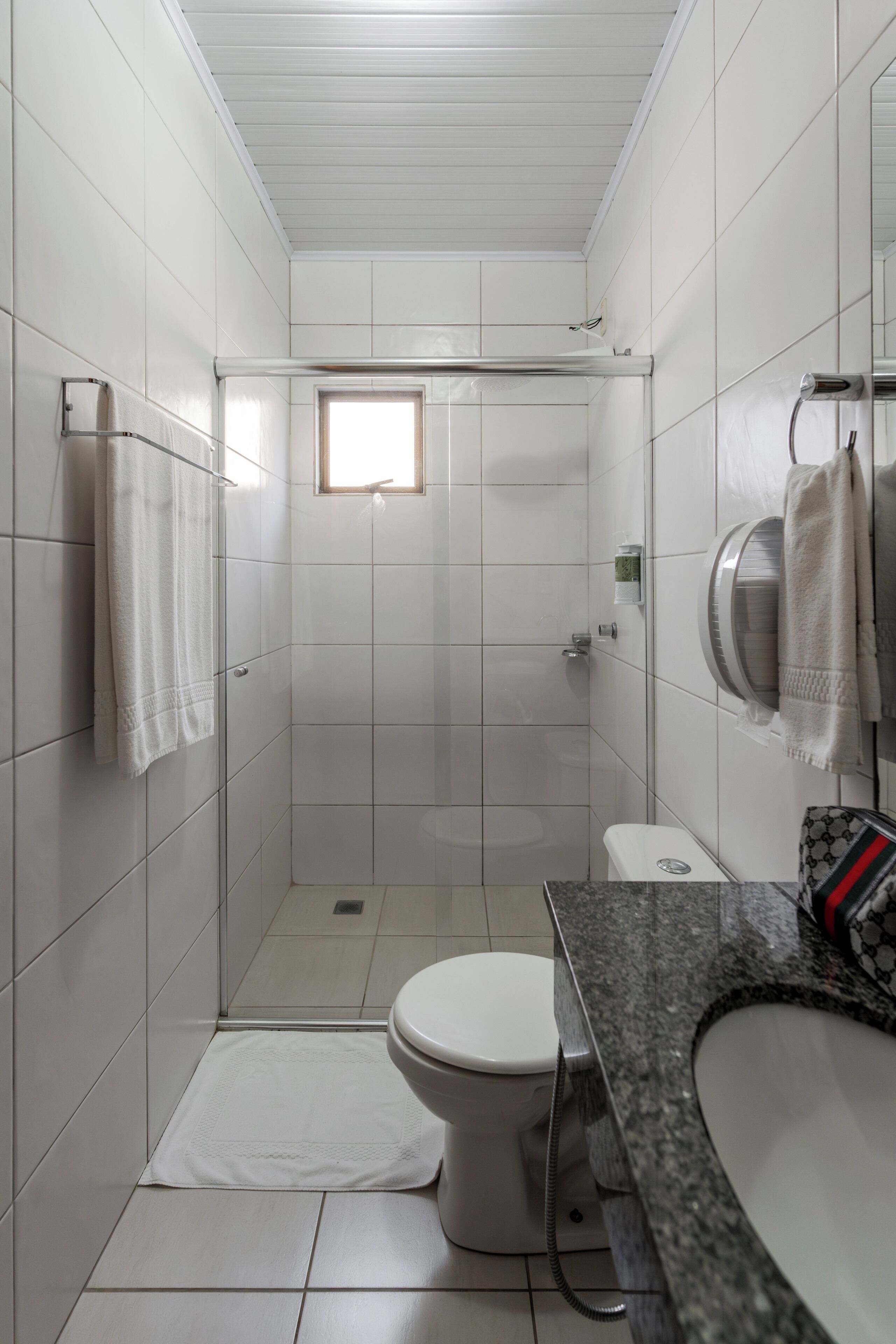 Dusche, Handtücher, Seife, Shampoo