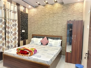 Room - Bhardwaj Darbar (Katariya)