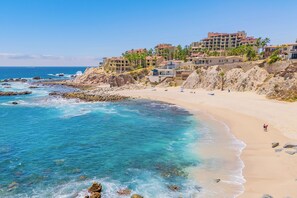 On the beach - Villa Palma & Villa Mareas: Beachfront Luxury Duo in Cabo Bello. Promos avail. (Turistico Corredor)