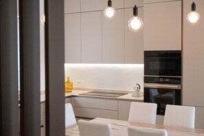Fridge, microwave, dishwasher, coffee/tea maker - Pearl of Gallura - Exclusive refuge, 10' from the sea (agientu)