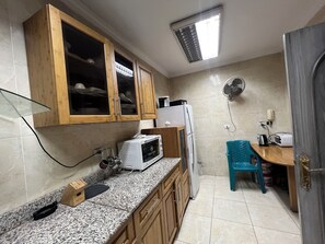 Deluxe Apartment, 3 Bedrooms, Private Bathroom, River View | Private kitchen - ELITE Premium 3 En-Suites Nile Residence (Giza)