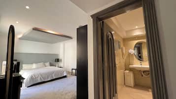 Deluxe Apartment, 3 Bedrooms, Private Bathroom, River View