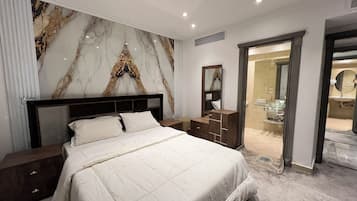 Deluxe Apartment, 3 Bedrooms, Private Bathroom, River View