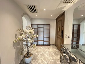 Căn hộ Deluxe, 3 phòng ngủ, phòng tắm riêng, quang cảnh sông | Nội thất