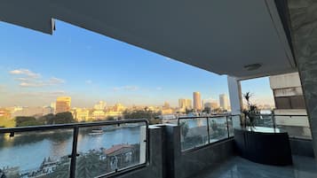 Deluxe Apartment, 3 Bedrooms, Private Bathroom, River View | Property grounds