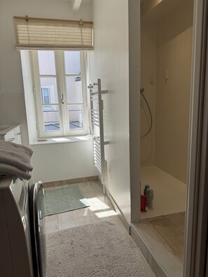 Bathroom - Fisherman's cottage 50m from the port of Saint Cado (Belz)