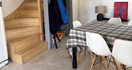 Fisherman's cottage 50m from the port of Saint Cado