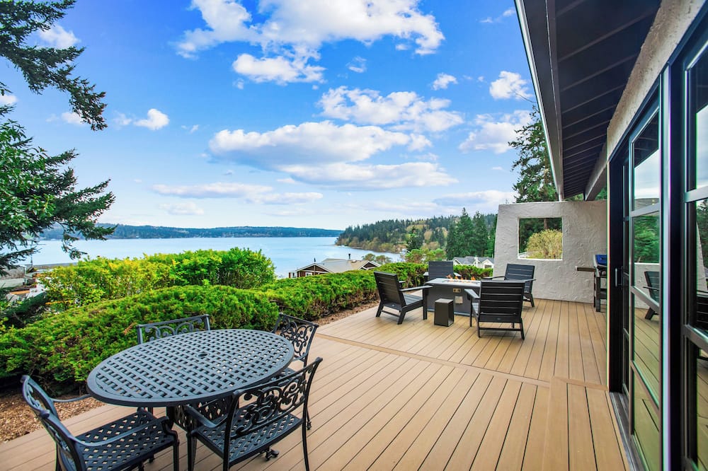 Greenbank Horizon Home - Water Views - Langley, WA