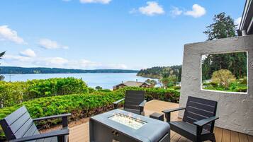 House, Partial Ocean View | Lake view