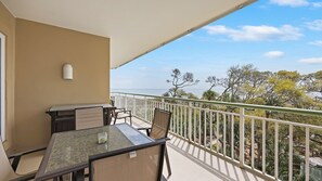 Outdoor dining - 2418 Windsor II - Oceanfront 4-Bed/4-Bath Villa - Fantastic Wrap Around Balcony! (Hilton Head Island)