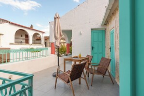 Outdoor dining - Amanda Sky by CVR (Roustika)